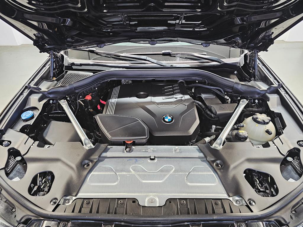 Thumbnail: 2022 BMW X4 - 8