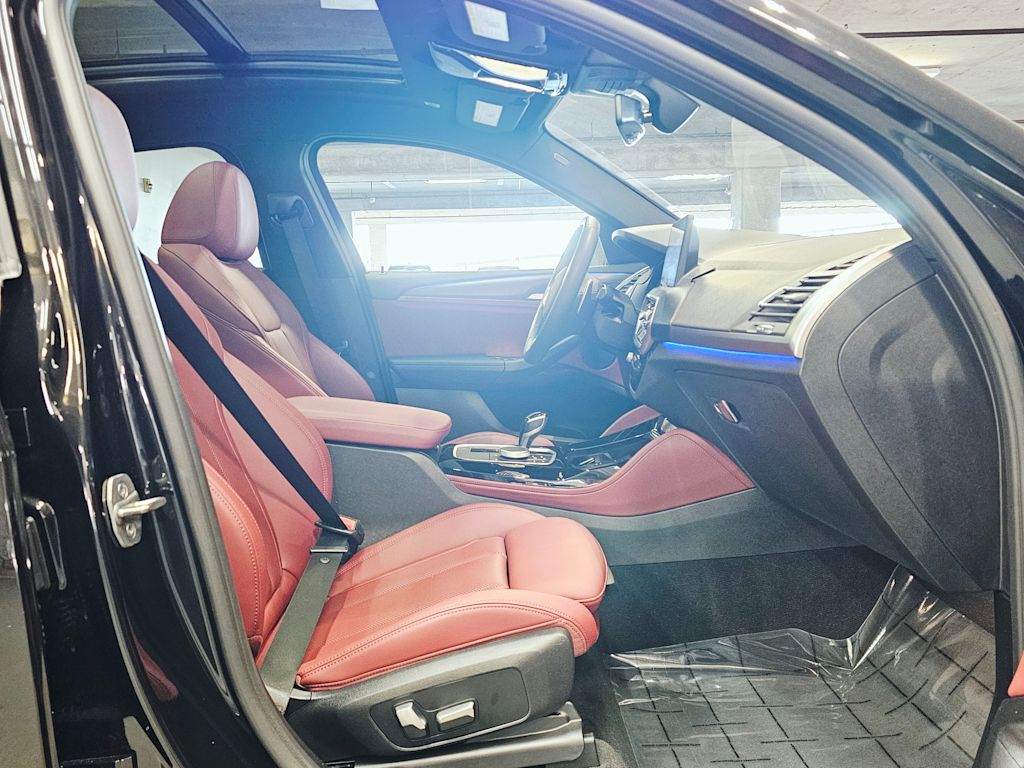 Thumbnail: 2022 BMW X4 - 11