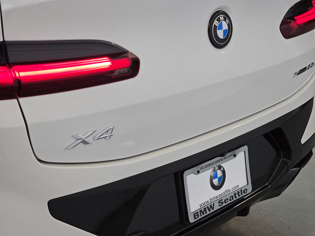 Thumbnail: 2024 BMW X4 - 21