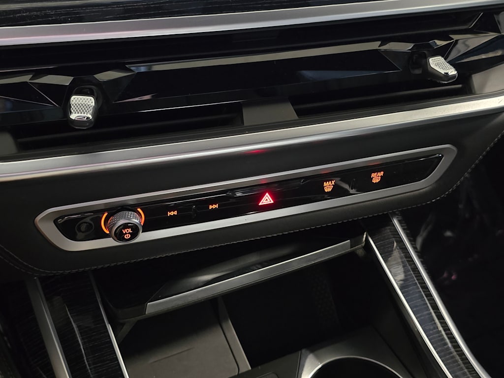 Thumbnail: 2024 BMW X7 - 23