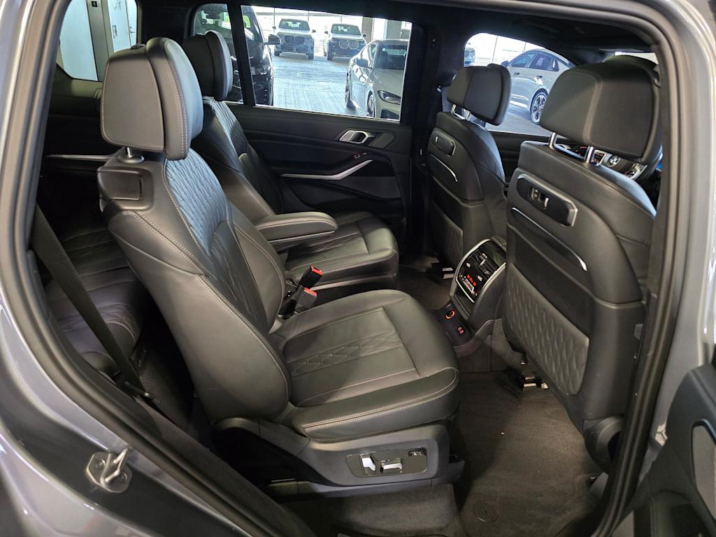 Thumbnail: 2024 BMW X7 - 36