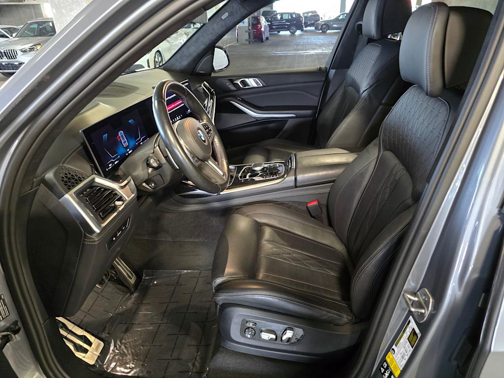 Thumbnail: 2024 BMW X7 - 11