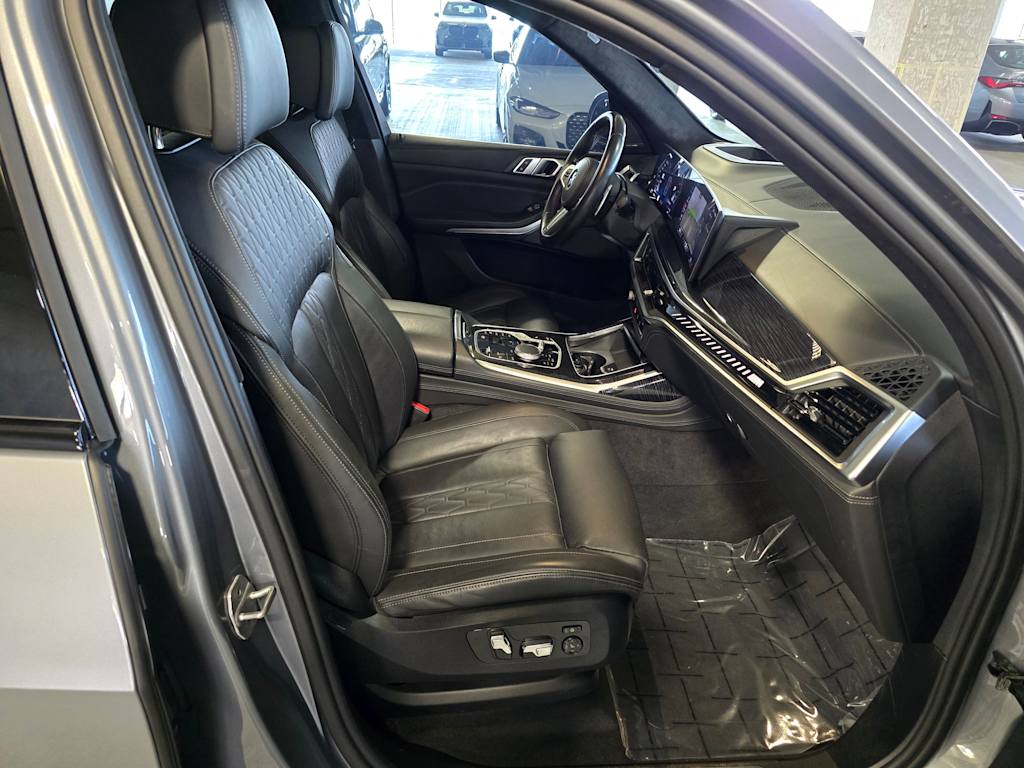 Thumbnail: 2024 BMW X7 - 12