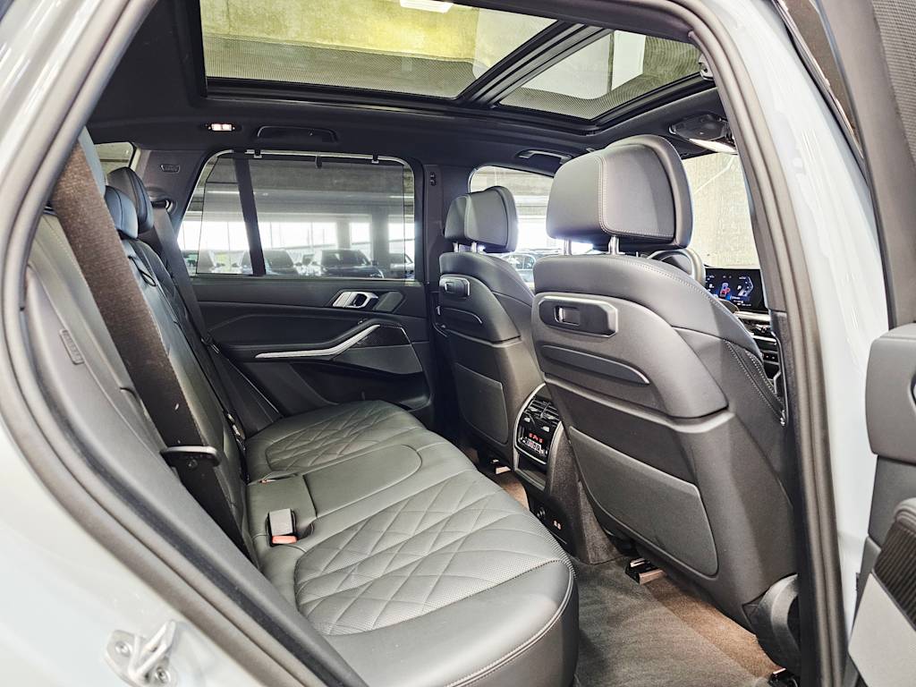 Thumbnail: 2026 BMW X5 - 30