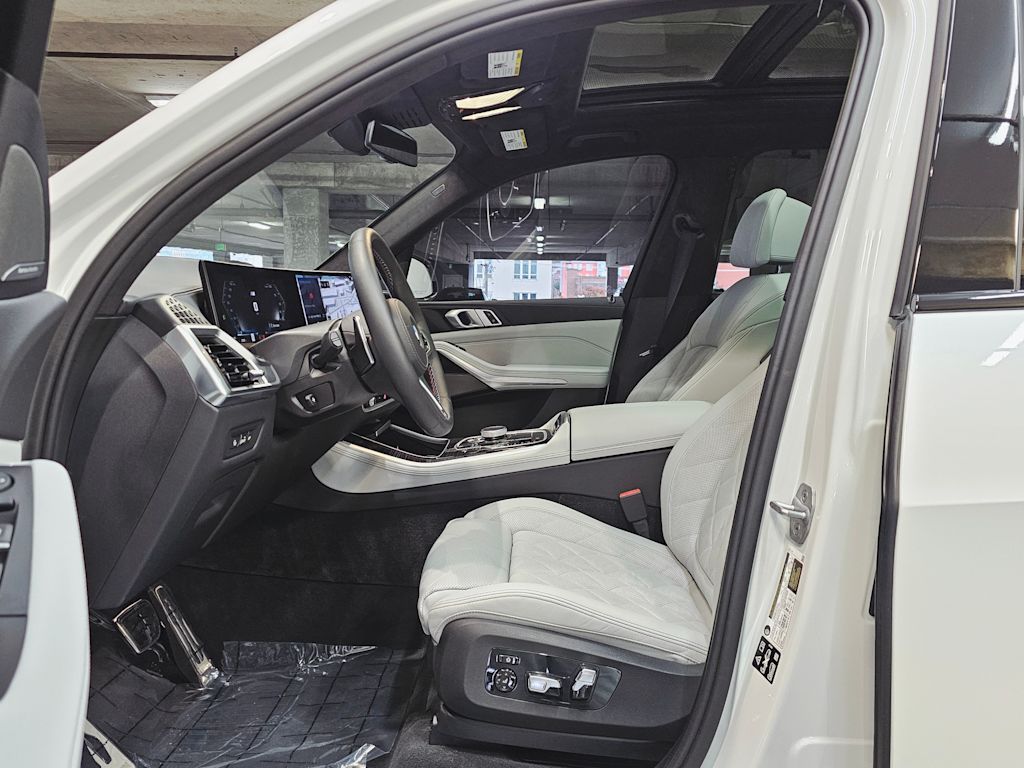 Thumbnail: 2025 BMW X5 - 10