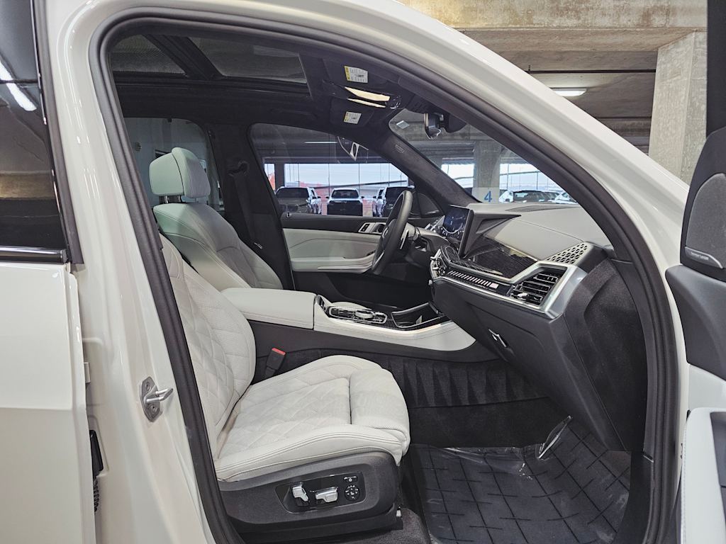 Thumbnail: 2025 BMW X5 - 11