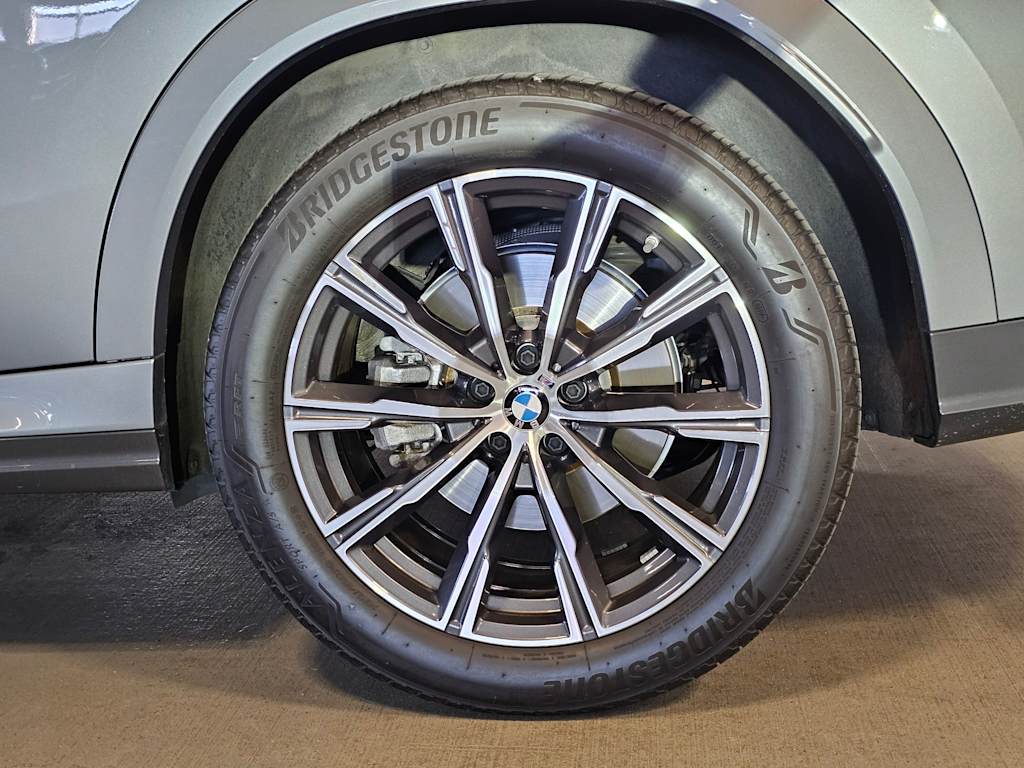 Thumbnail: 2025 BMW X6 - 8