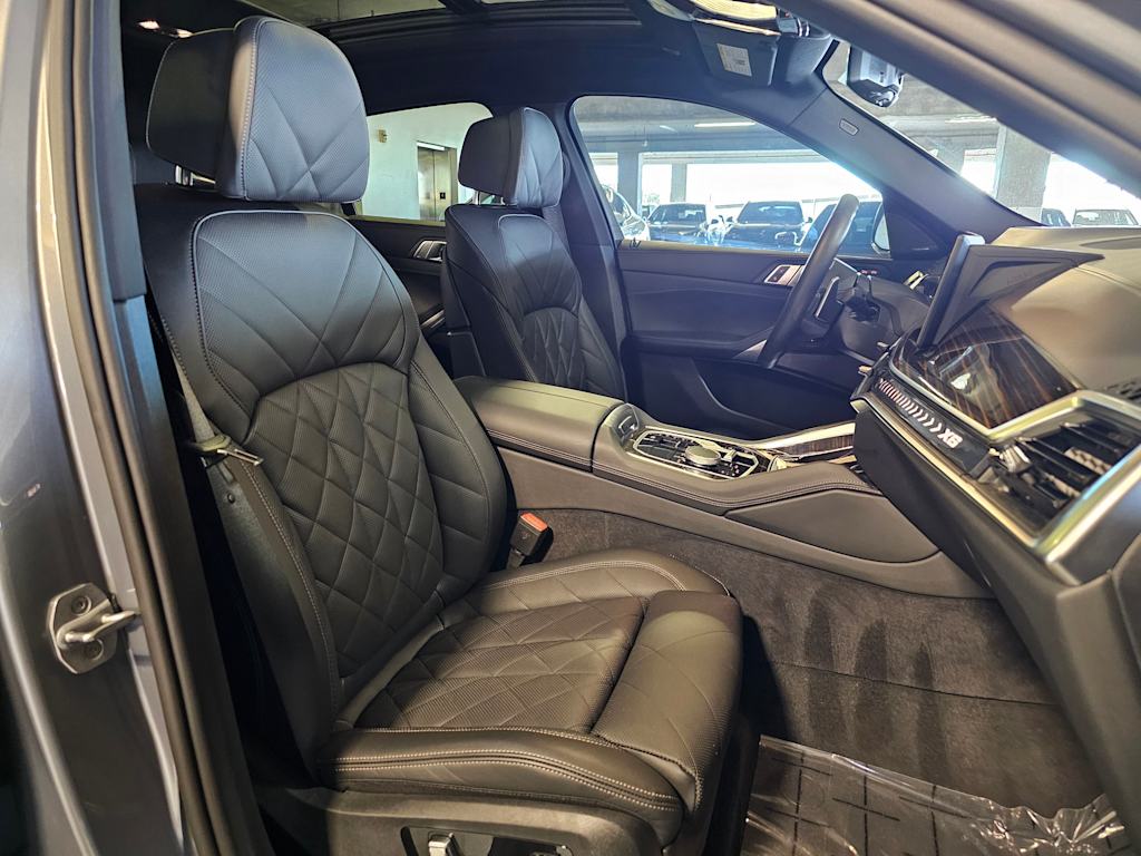 Thumbnail: 2025 BMW X6 - 35