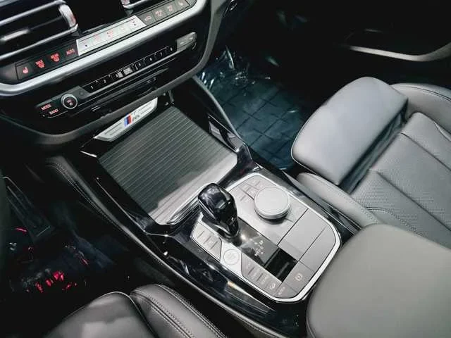 Thumbnail: 2025 BMW X4 - 16
