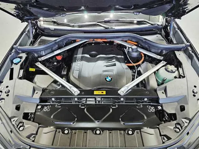 Thumbnail: 2025 BMW X5 - 8