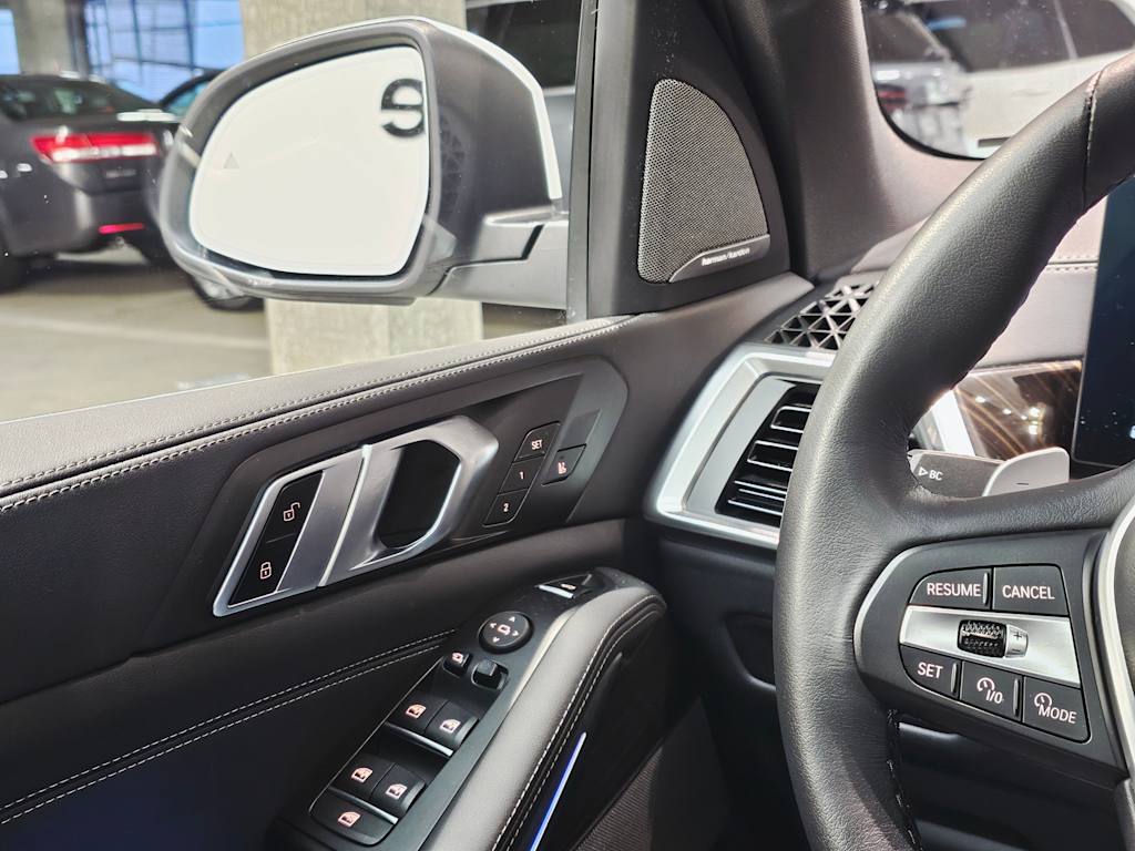 Thumbnail: 2025 BMW X5 - 25