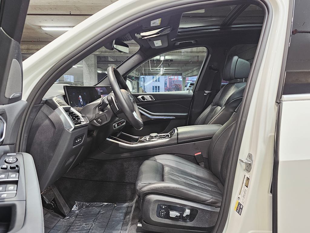 Thumbnail: 2025 BMW X5 - 10