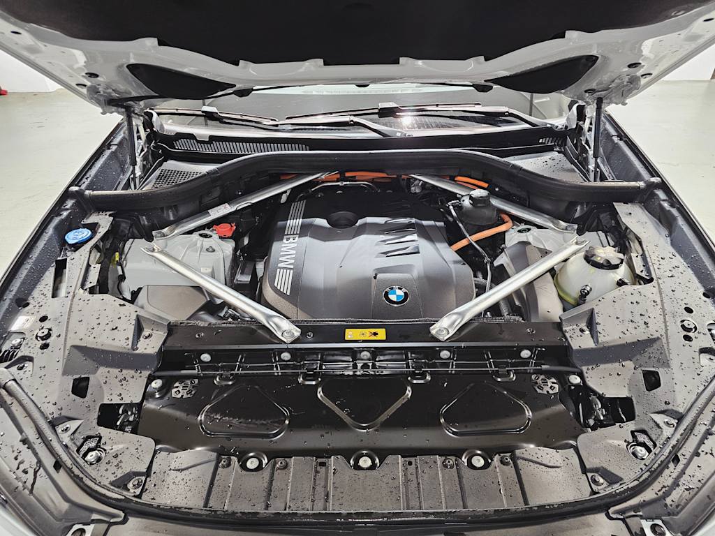 Thumbnail: 2025 BMW X5 - 8