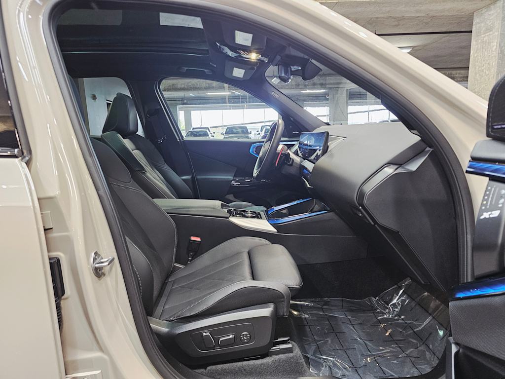 Thumbnail: 2025 BMW X3 - 12