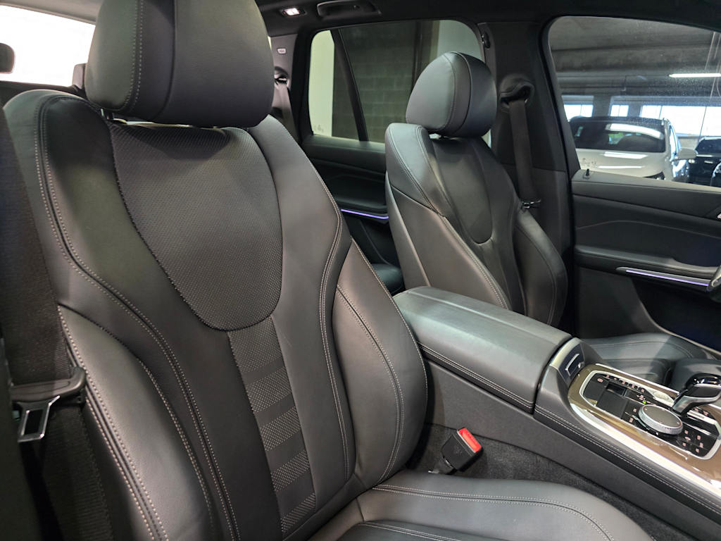 Thumbnail: 2022 BMW X5 - 12