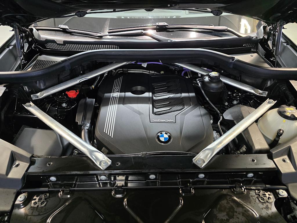 Thumbnail: 2022 BMW X5 - 9