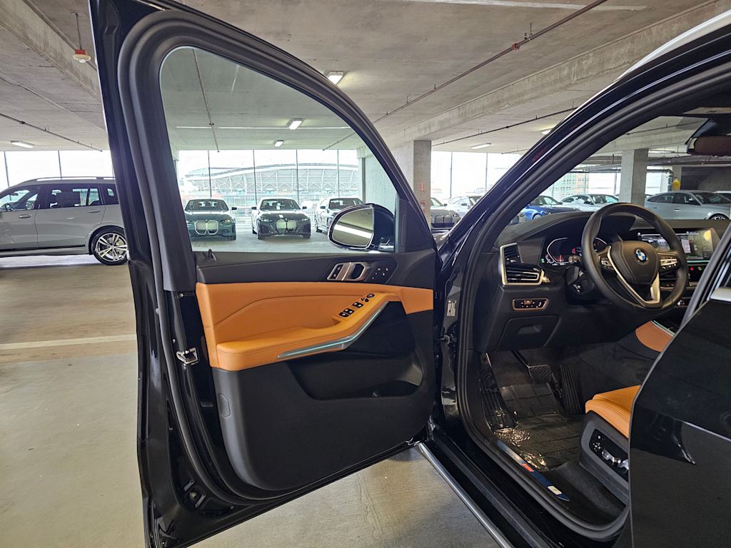 Thumbnail: 2023 BMW X5 - 26