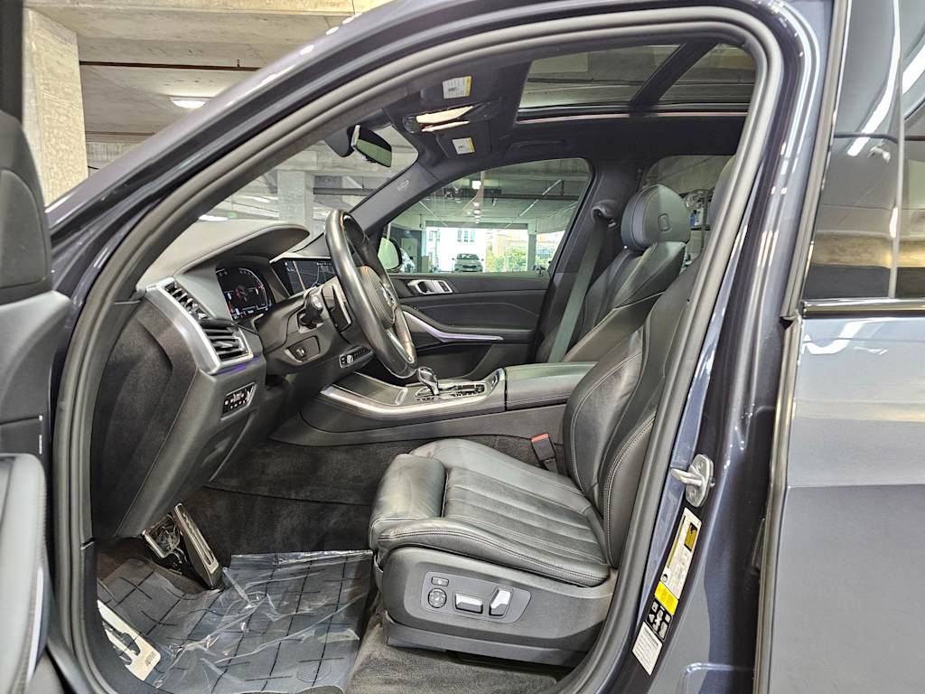 Thumbnail: 2021 BMW X5 - 11