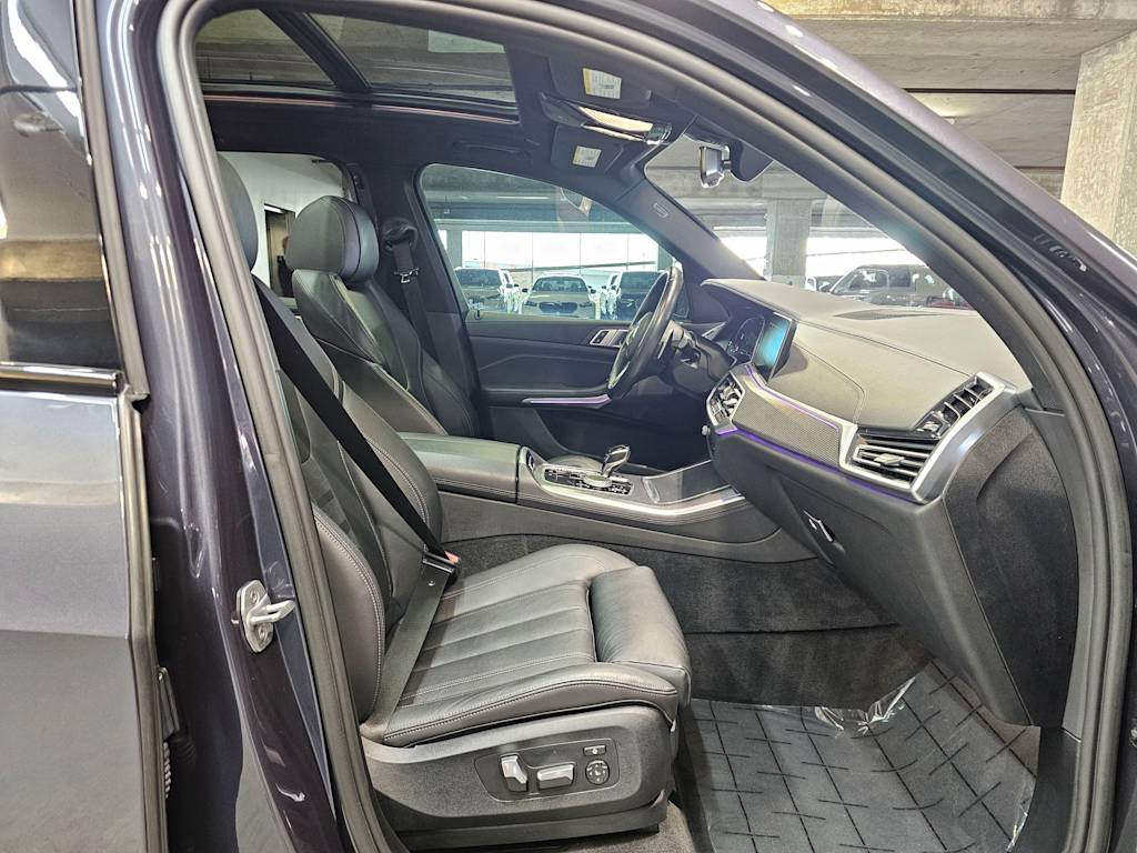 Thumbnail: 2021 BMW X5 - 12