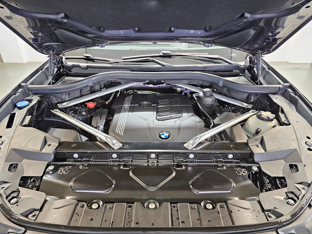 Thumbnail: 2021 BMW X5 - 9