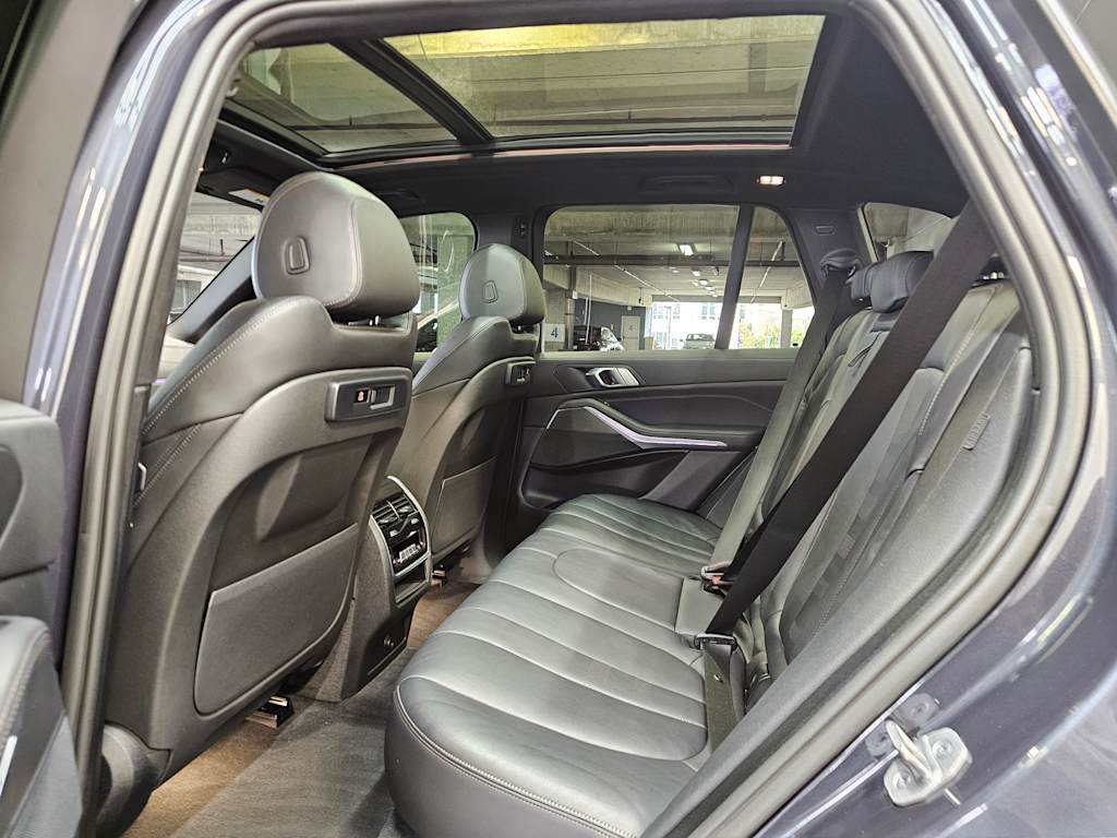 Thumbnail: 2021 BMW X5 - 13