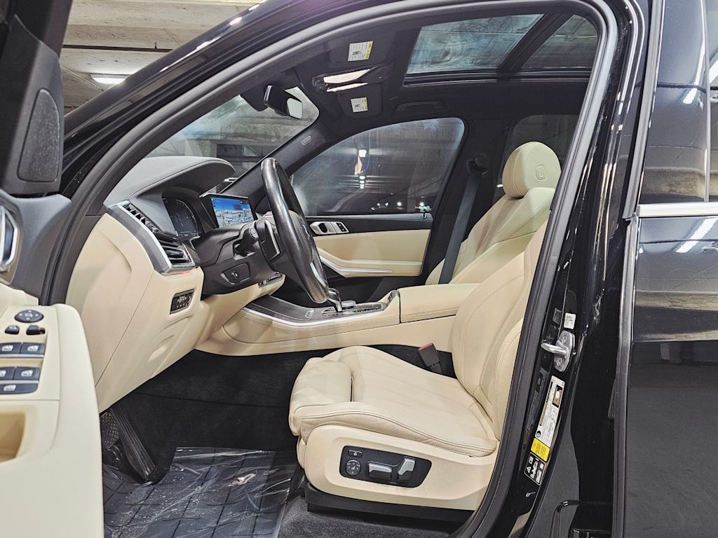 Thumbnail: 2022 BMW X5 - 10