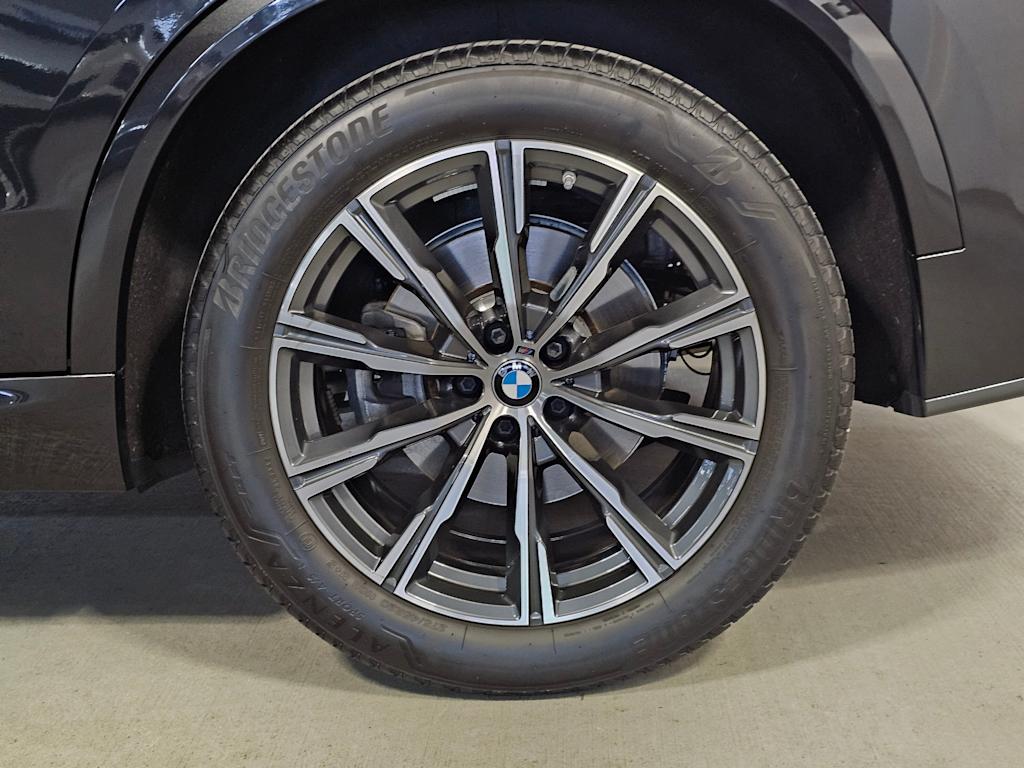 Thumbnail: 2023 BMW X5 - 8