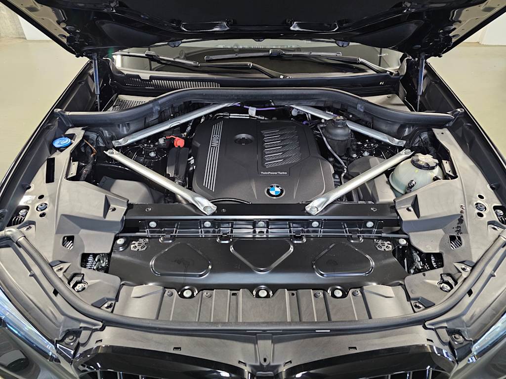 Thumbnail: 2023 BMW X5 - 9