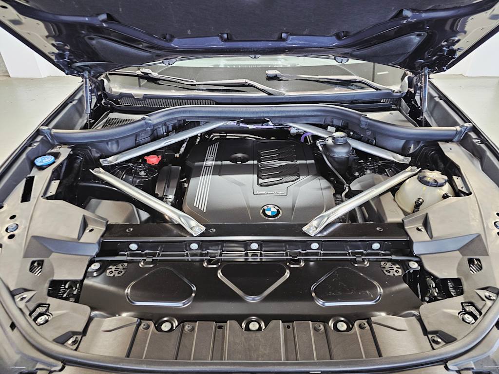 Thumbnail: 2021 BMW X5 - 8