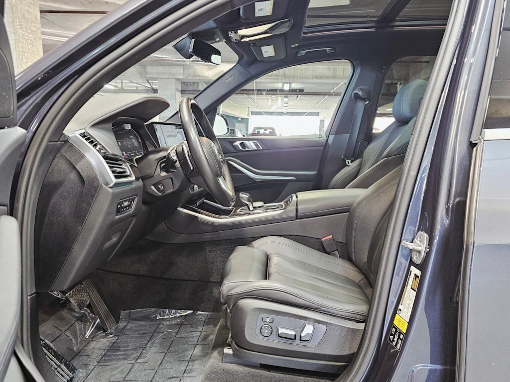 Thumbnail: 2021 BMW X5 - 10