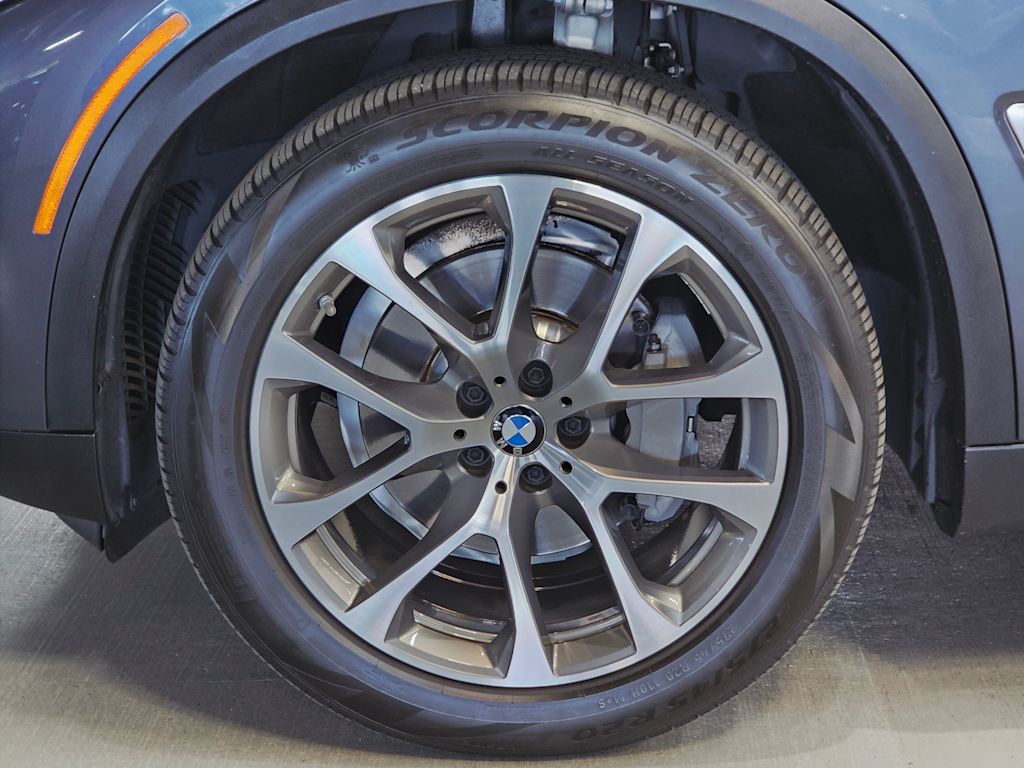 Thumbnail: 2021 BMW X5 - 7