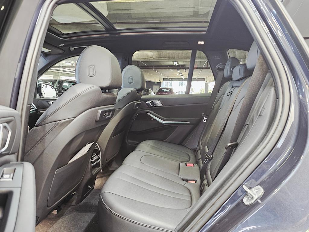 Thumbnail: 2021 BMW X5 - 12