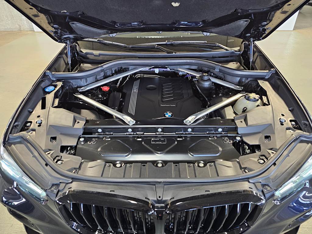 Thumbnail: 2022 BMW X5 - 9