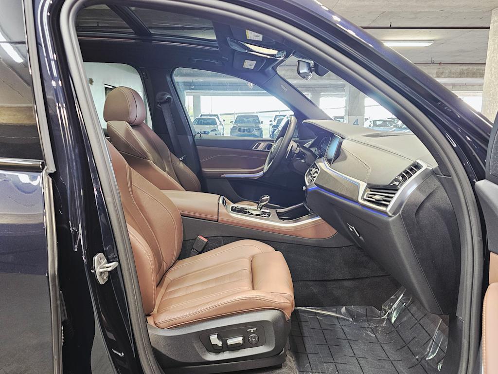 Thumbnail: 2021 BMW X5 - 11