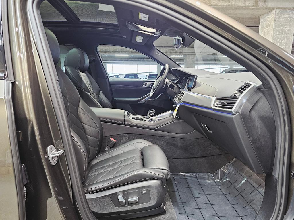 Thumbnail: 2023 BMW X6 - 11