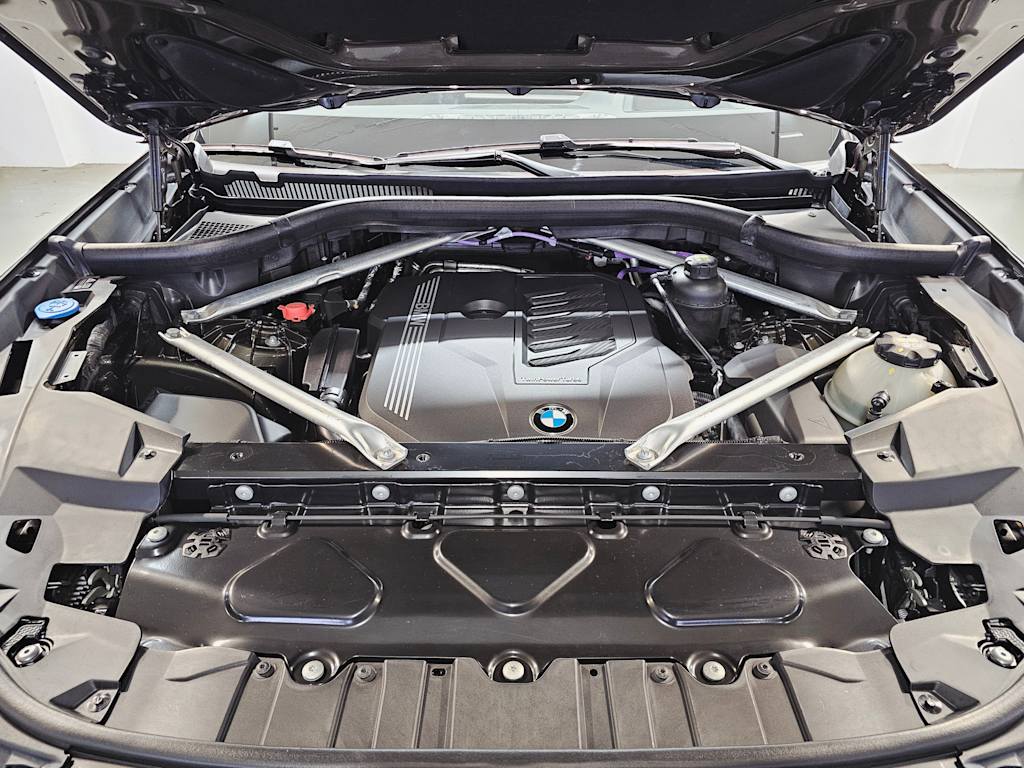 Thumbnail: 2023 BMW X6 - 8