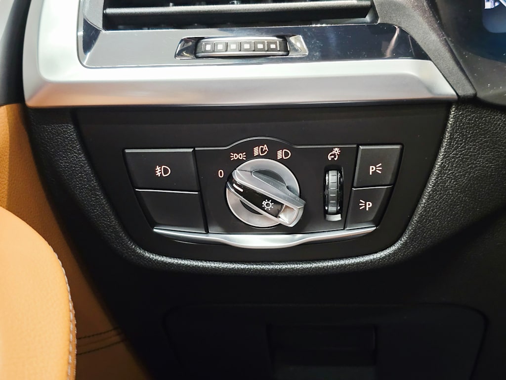 Thumbnail: 2021 BMW X3 - 28