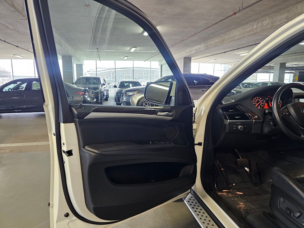 Thumbnail: 2013 BMW X5 - 31