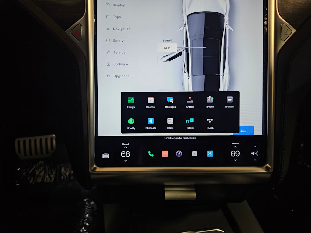 Thumbnail: 2016 Tesla Model S - 20