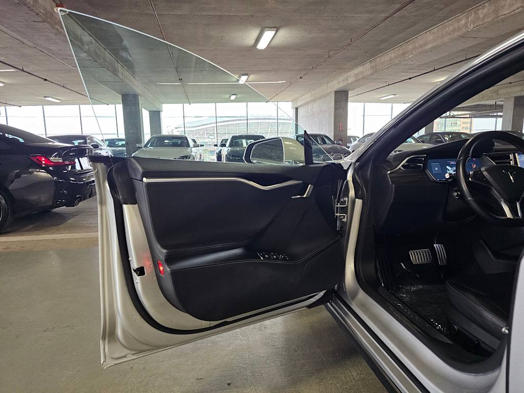 Thumbnail: 2016 Tesla Model S - 28
