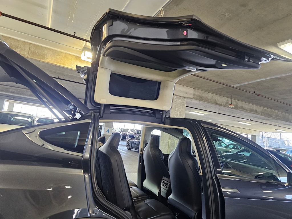 Thumbnail: 2018 Tesla Model X - 34