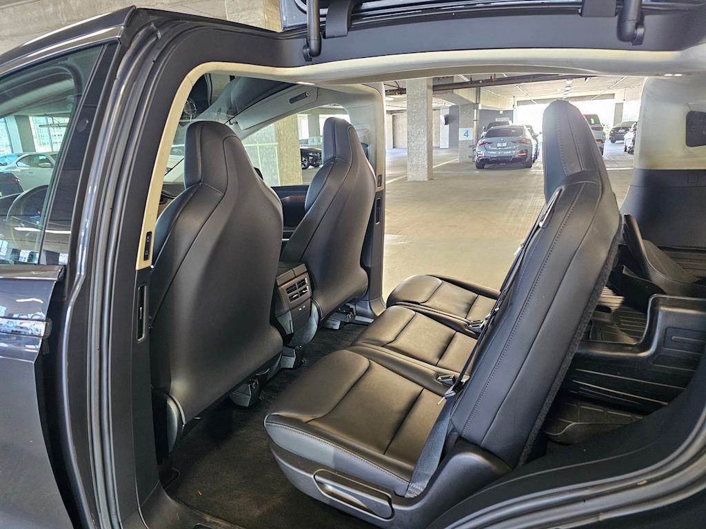 Thumbnail: 2018 Tesla Model X - 32