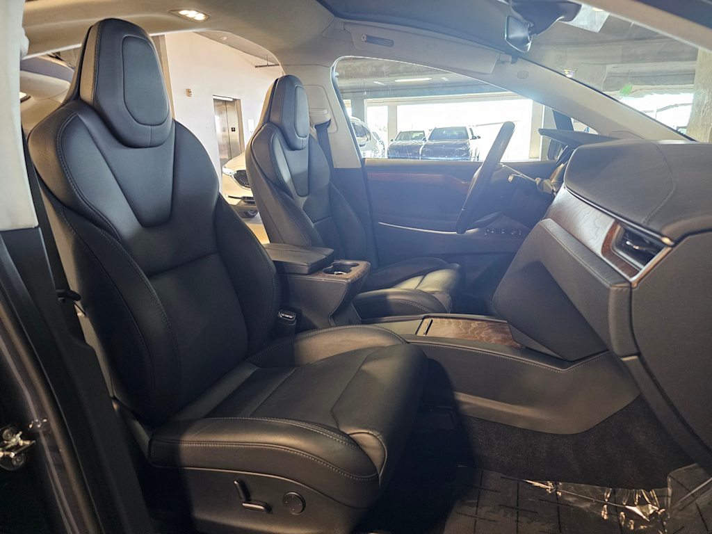 Thumbnail: 2018 Tesla Model X - 10