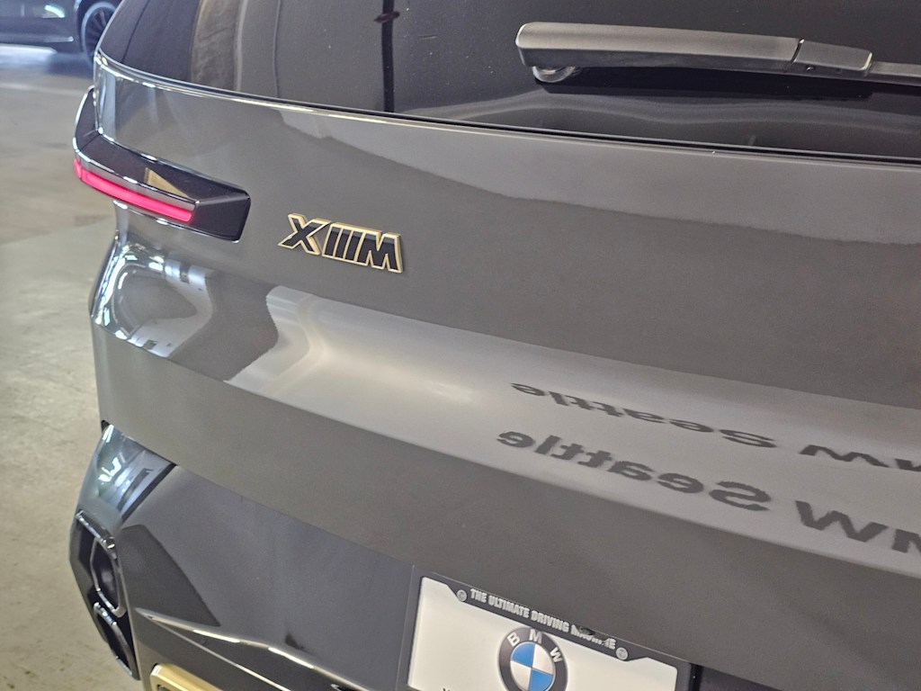 Thumbnail: 2023 BMW XM - 7