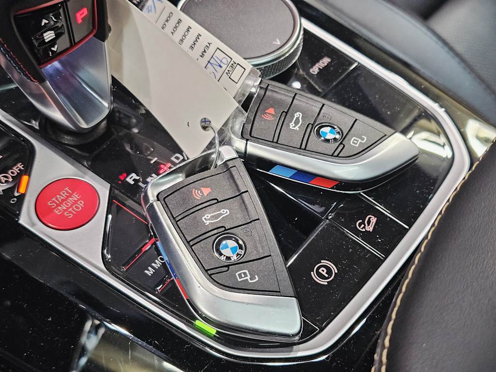 Thumbnail: 2022 BMW X4 - 13