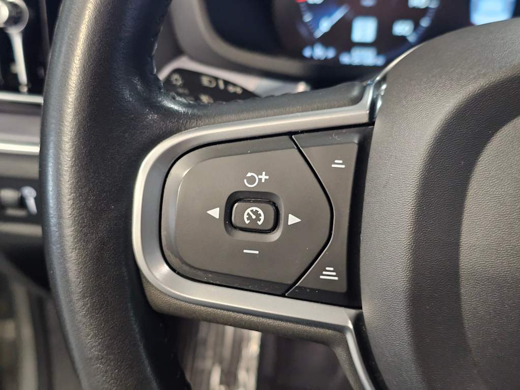 Thumbnail: 2020 Volvo S60 - 24