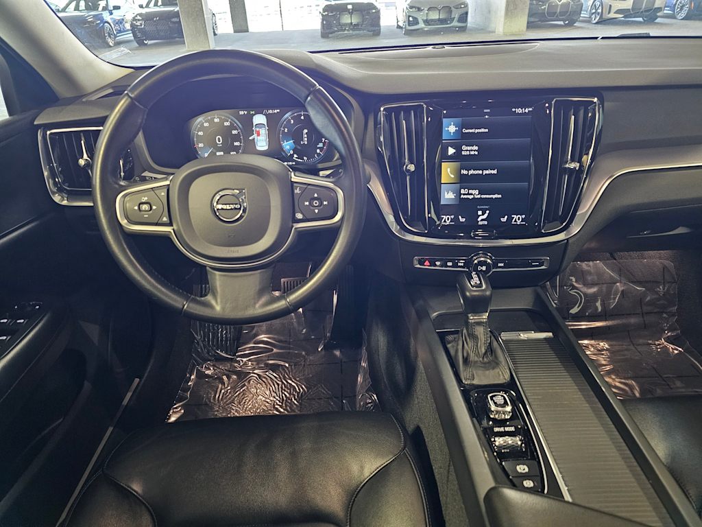 Thumbnail: 2020 Volvo S60 - 10