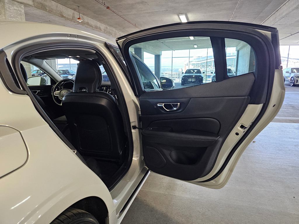 Thumbnail: 2020 Volvo S60 - 29