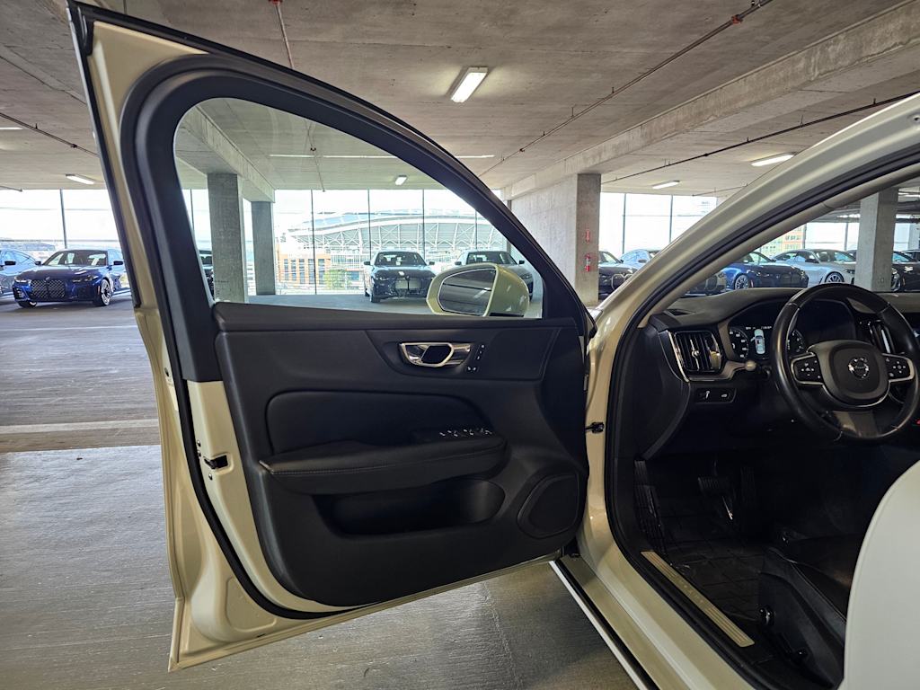 Thumbnail: 2020 Volvo S60 - 27