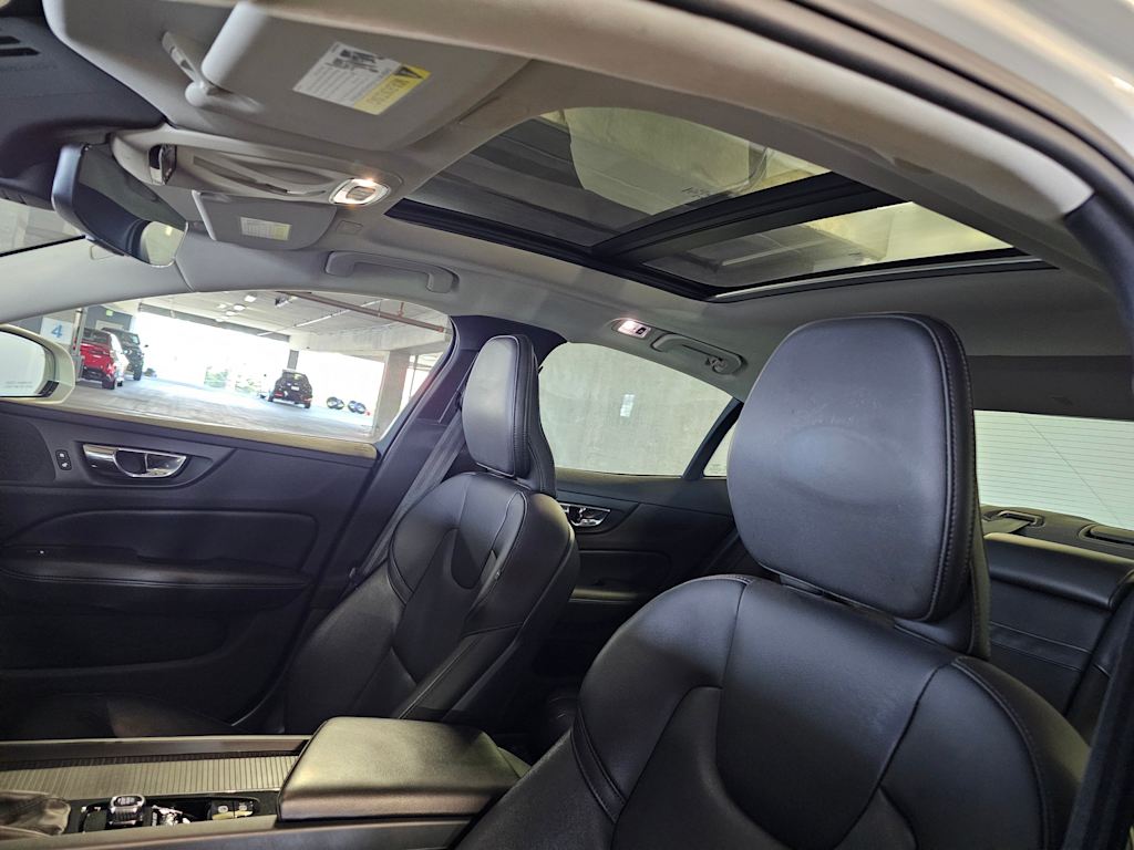 Thumbnail: 2020 Volvo S60 - 28